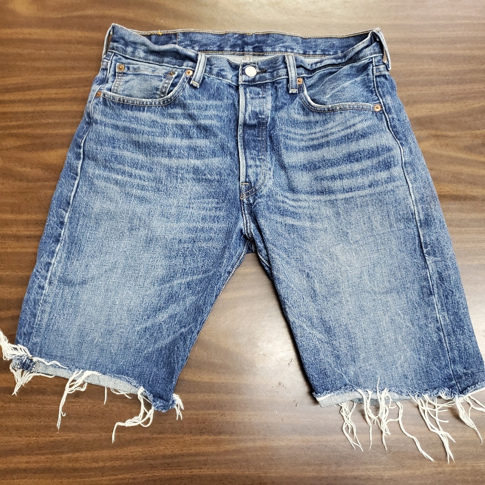Levi jean shorts